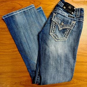 Miss Me 27x31 light wash jeans embellished pockets. Great used condition.